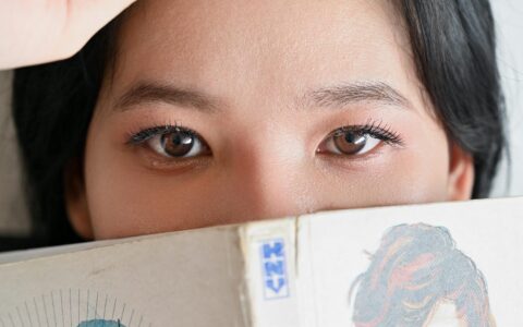 Tử Vi Tướng Số: Chìa Khóa Giải Mã Vận Mệnh và Con Người Bạn