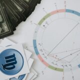 Tử Vi Tướng Số: Giải Mã Vận Mệnh Và Bản Thân Qua Góc Nhìn Phương Đông